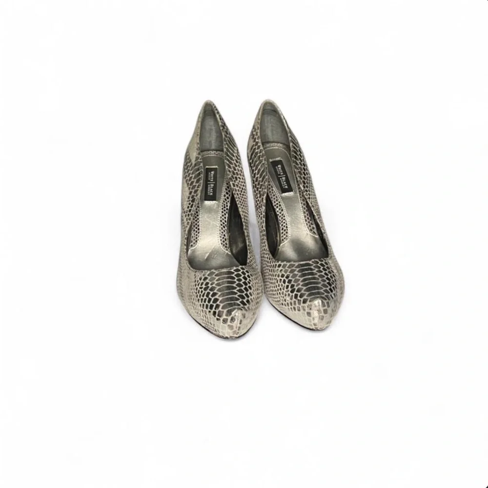 White House Black Market Snakeskin Pumps Size 8.5 Leather Sole Stiletto‎ Heels